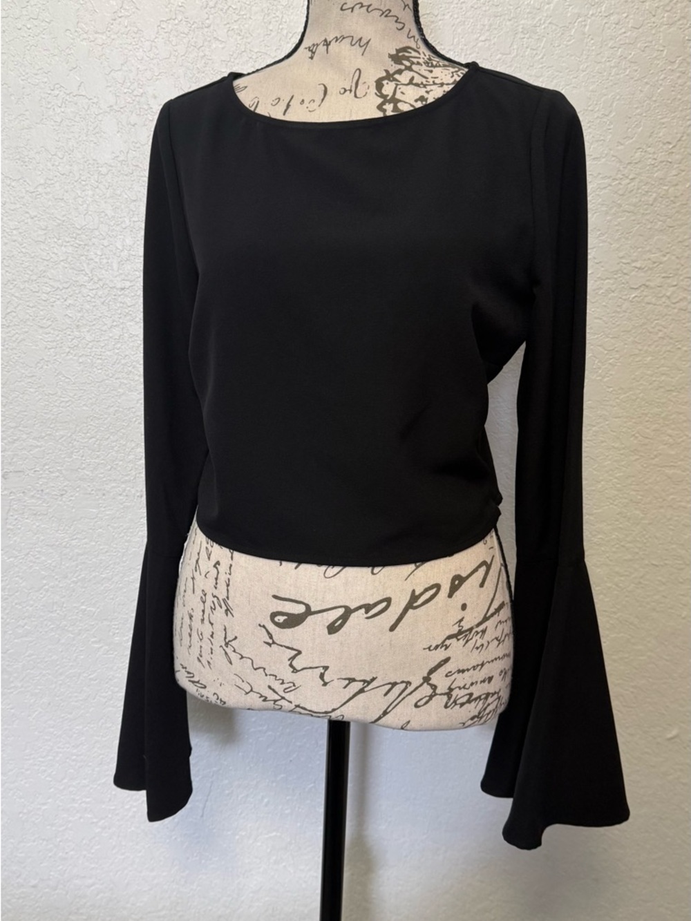 kendall + kylie black bell sleeve crop top - size small - Picture 6 of 12